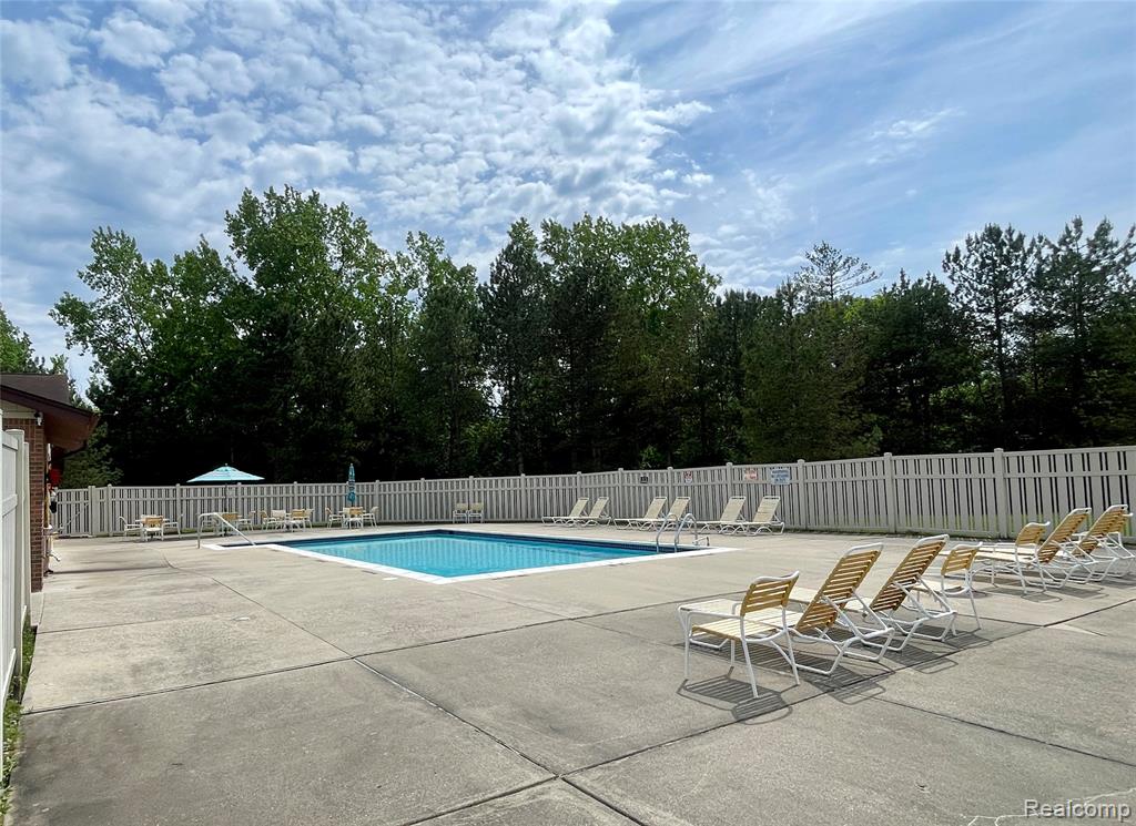 33765 Pondview Circle Livonia, MI 48152 - Photo 25 of 27