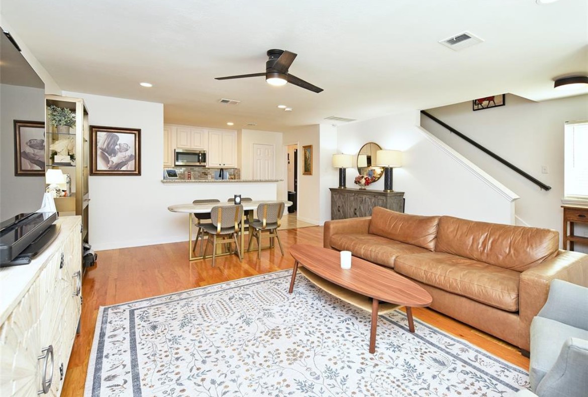 2007 Bailey Street Houston, TX 77006 - Photo 5 of 32