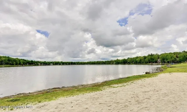 $192,700 | 9660 Stony Hollow Drive, Tobyhanna, PA 18466