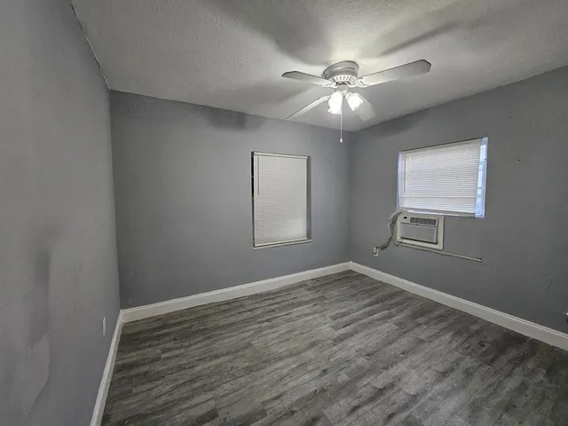 $2,075 | 1600 Northwest 93rd Street, Miami, FL 33147