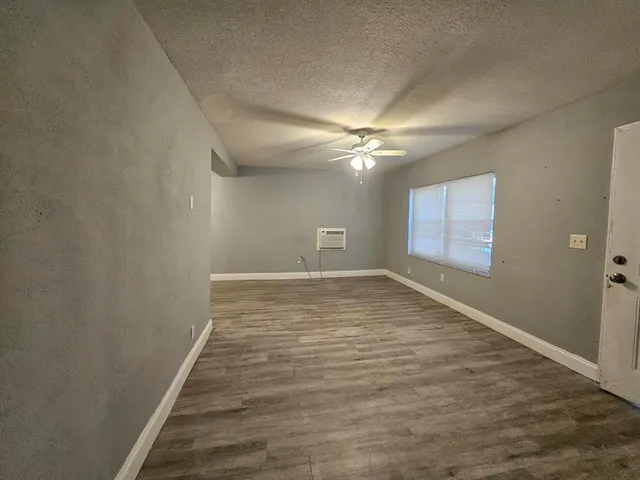 $2,075 | 1600 Northwest 93rd Street, Miami, FL 33147