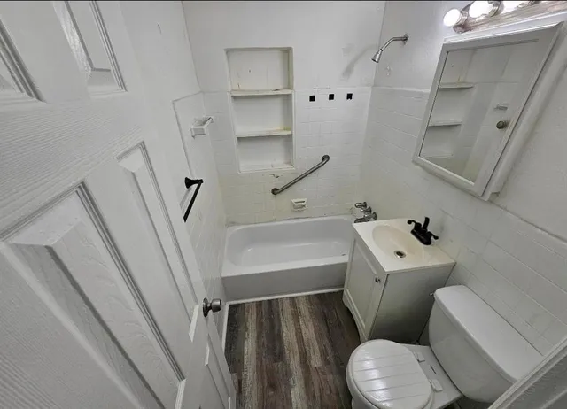 $2,075 | 1600 Northwest 93rd Street, Miami, FL 33147