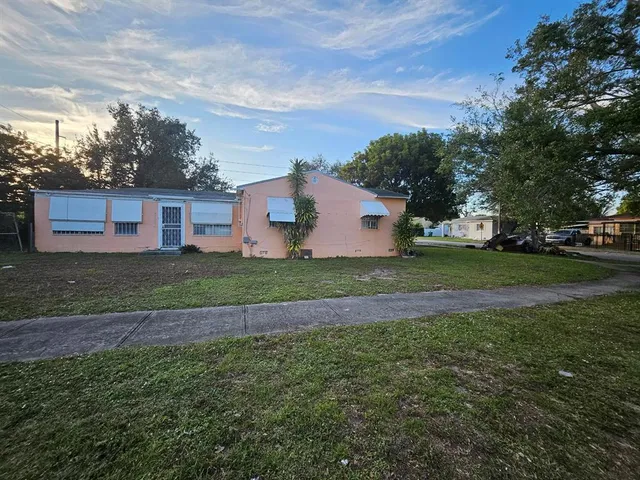 $2,075 | 1600 Northwest 93rd Street, Miami, FL 33147