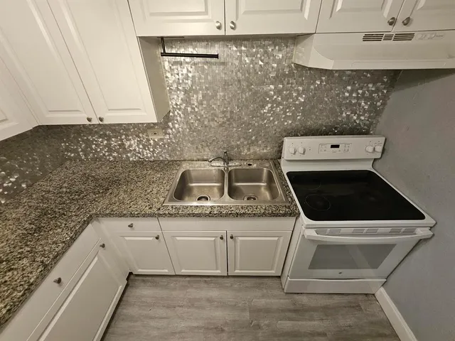 $2,075 | 1600 Northwest 93rd Street, Miami, FL 33147