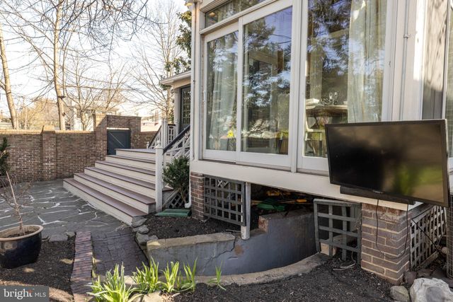 $1,290,000 | 500 Commonwealth Avenue, Alexandria, VA 22301