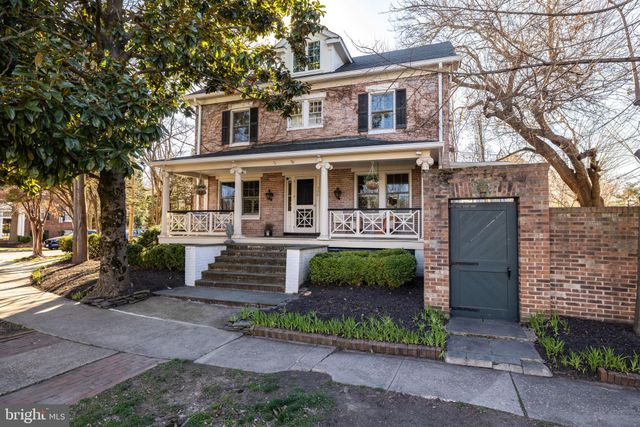 $1,290,000 | 500 Commonwealth Avenue, Alexandria, VA 22301