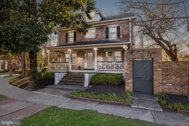 $1,290,000 | 500 Commonwealth Avenue, Alexandria, VA 22301