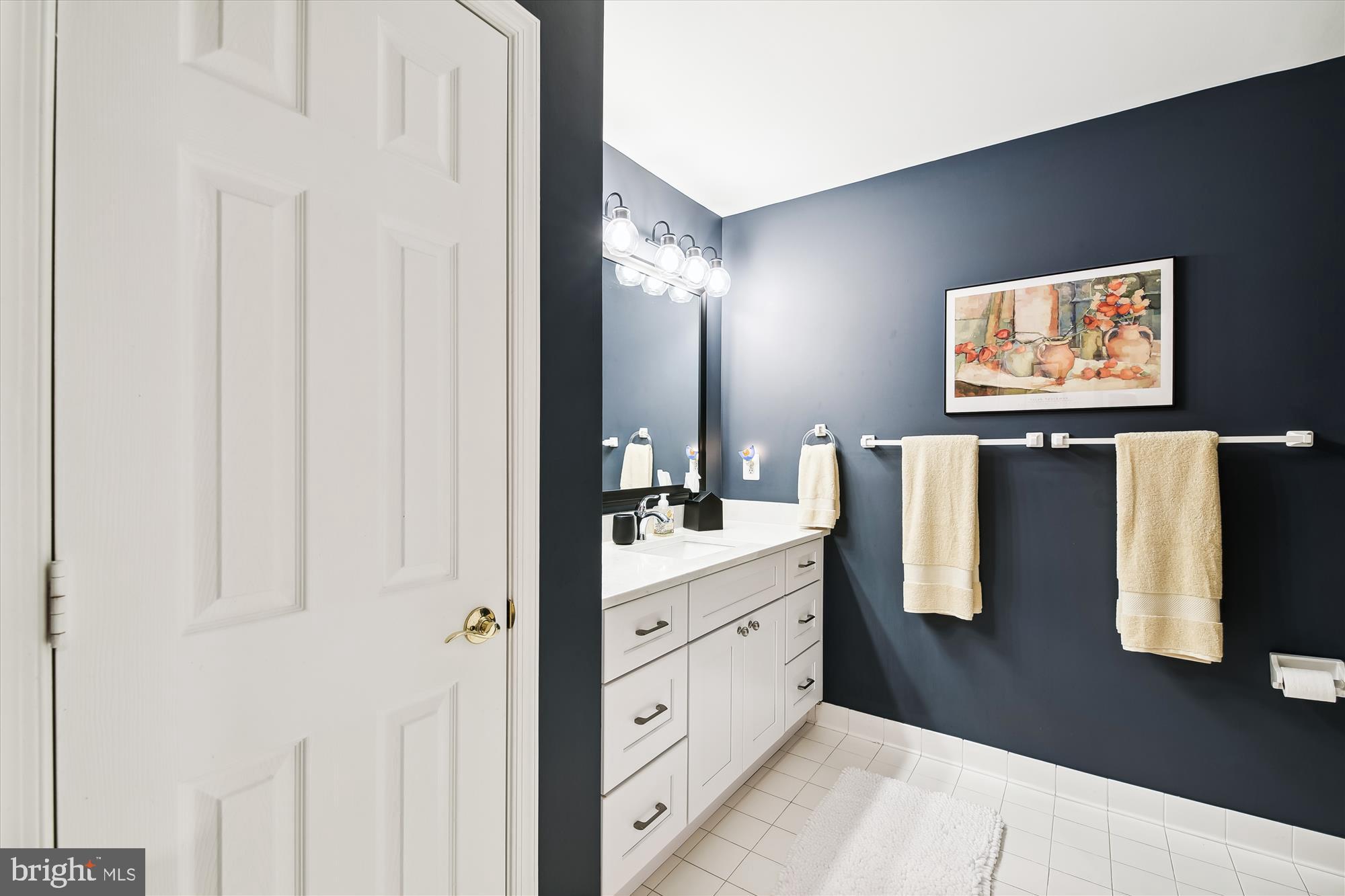 12030 Tralee Road, Unit 402 Lutherville-Timonium, MD 21093 - Photo 25 of 31 Hall Bath