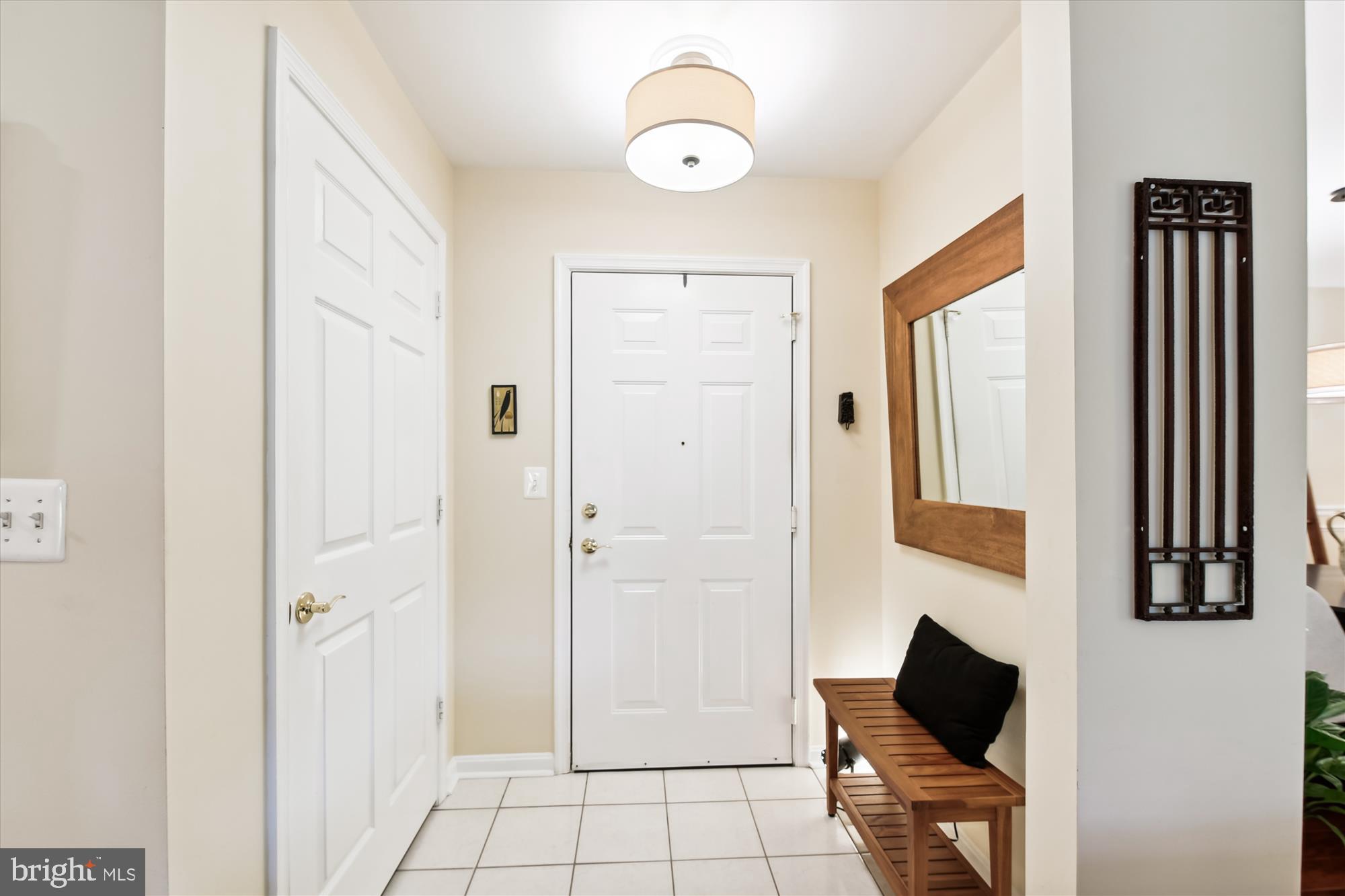 12030 Tralee Road, Unit 402 Lutherville-Timonium, MD 21093 - Photo 3 of 31 Foyer