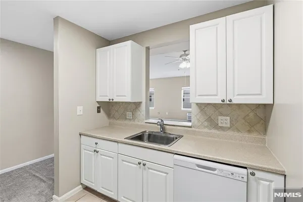 $2,455 | 905 River Road, Unit 328, Edgewater, NJ 07020