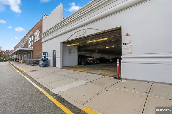 $2,455 | 905 River Road, Unit 328, Edgewater, NJ 07020