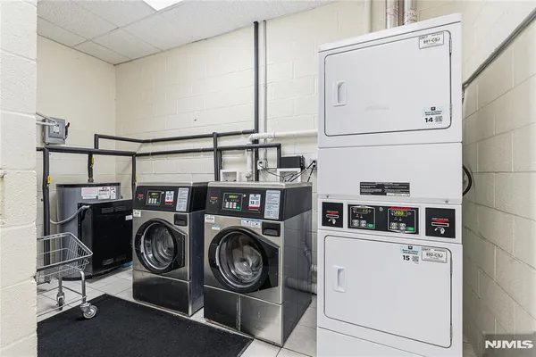 $2,455 | 905 River Road, Unit 328, Edgewater, NJ 07020