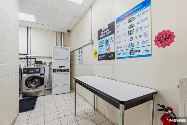 $2,455 | 905 River Road, Unit 328, Edgewater, NJ 07020