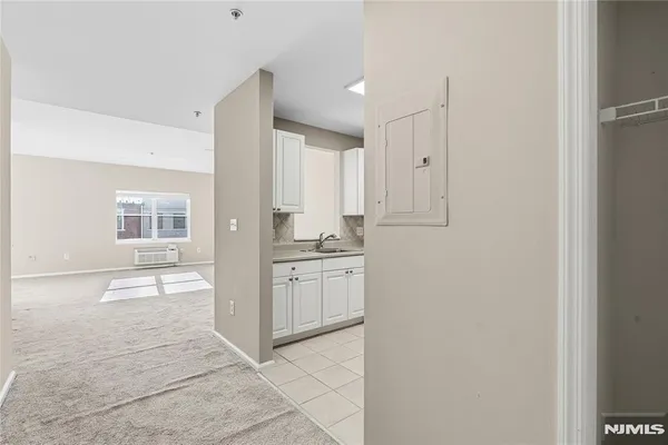 $2,455 | 905 River Road, Unit 328, Edgewater, NJ 07020