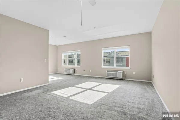 $2,455 | 905 River Road, Unit 328, Edgewater, NJ 07020