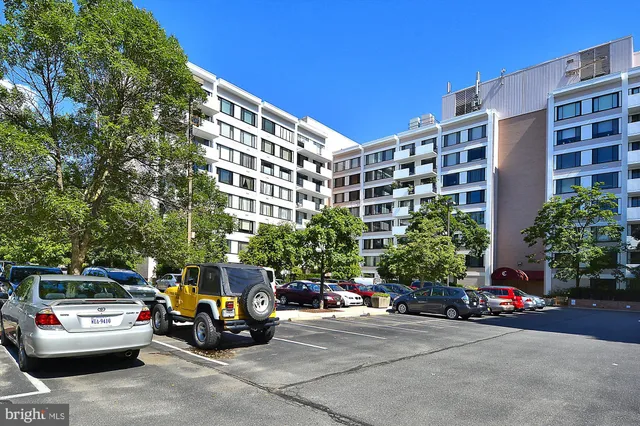 $2,399 | 4501 Arlington Boulevard, Unit 603, Arlington, VA 22203