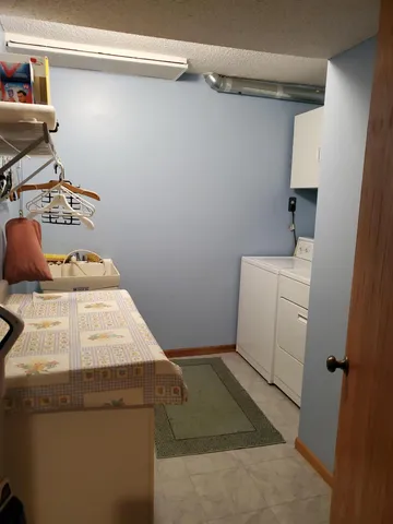 $389,000 | 2446 Pond Avenue East, Maplewood, MN 55119