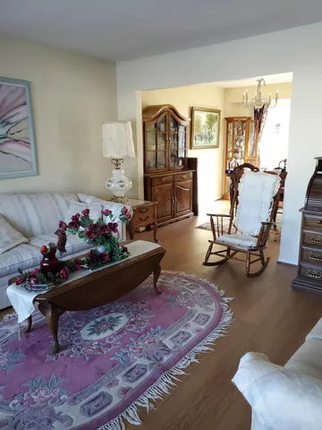 $389,000 | 2446 Pond Avenue East, Maplewood, MN 55119