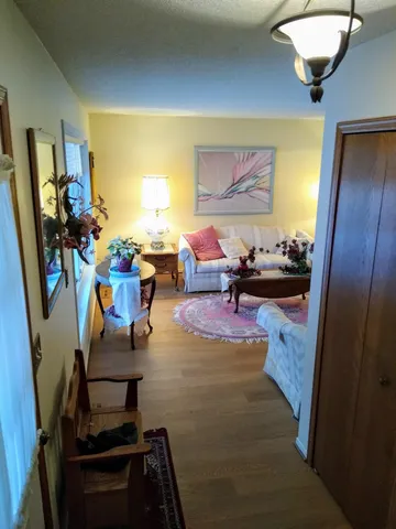 $389,000 | 2446 Pond Avenue East, Maplewood, MN 55119