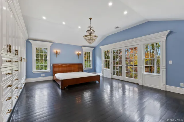 a view of walk in closet