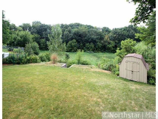 15537 Canyon Ridge Eden Prairie, MN 55347 - Photo 4 of 18 Gallery Image 4