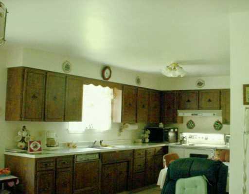 2912 South Bridge Road Claysville, PA 15323 - Photo 4 of 4 Kitchen.