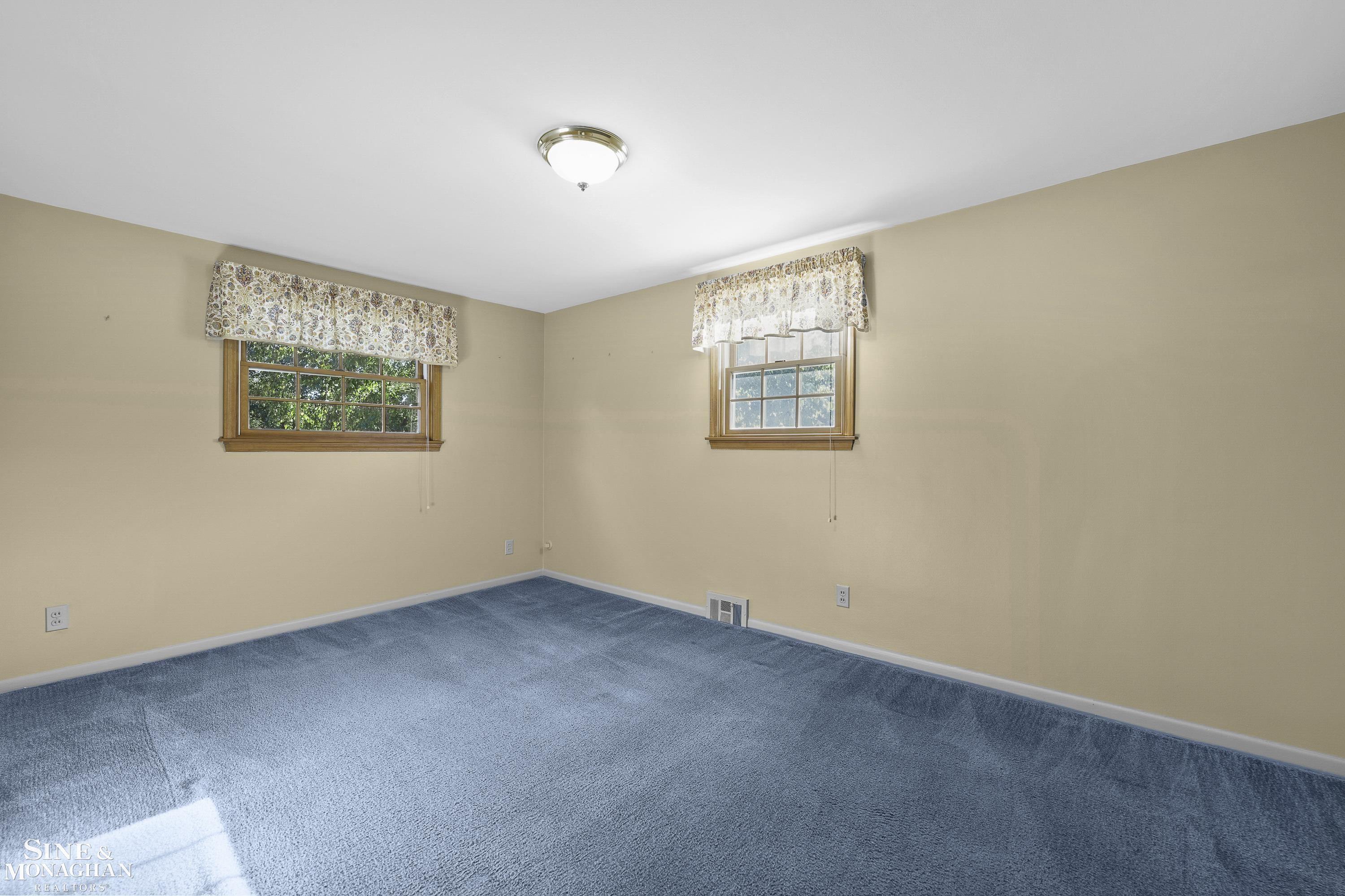 581 North Rosedale Court Grosse Pointe, MI 48236 - Photo 18 of 37 50155825-48ef053b-5997-4651-b298-fbe12b0a25a5.JPG
