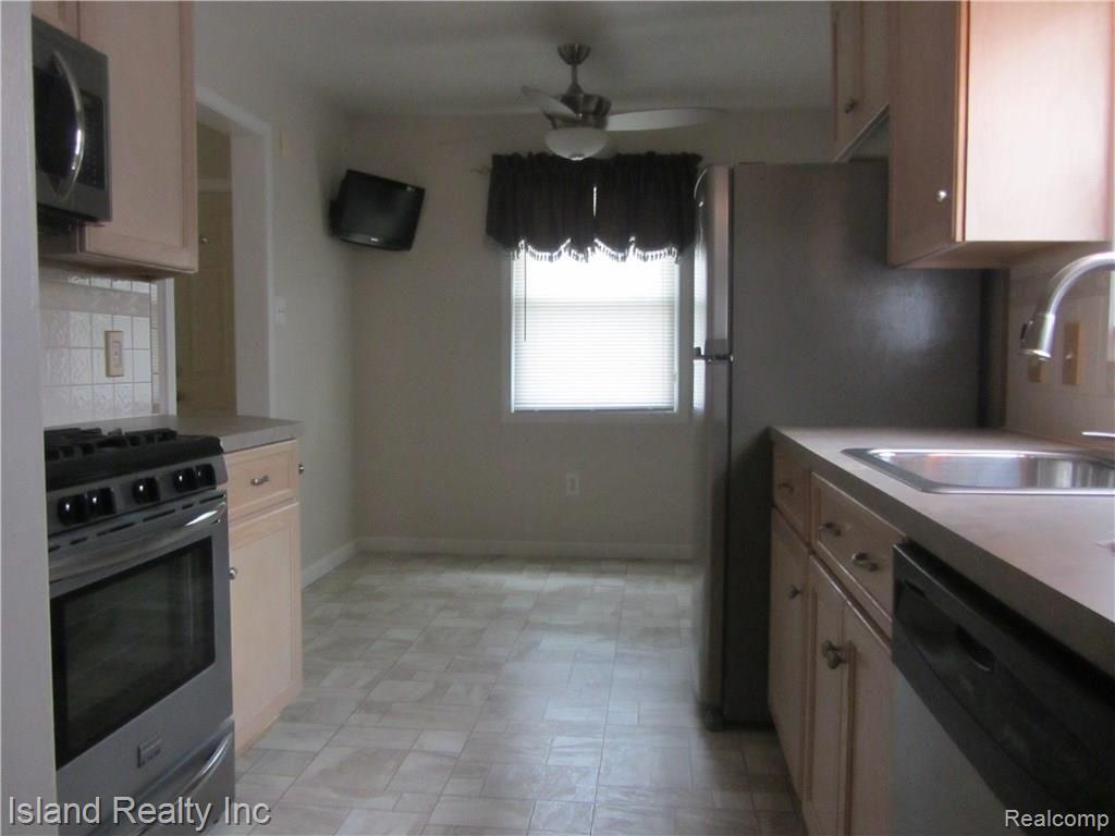 13273 Rosedale Street Southgate, MI 48195 - Photo 28 of 47