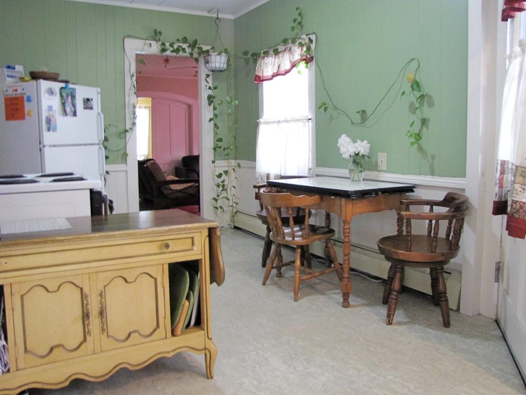 124 Atkinson Street Rockingham, VT 05101 - Photo 3 of 35