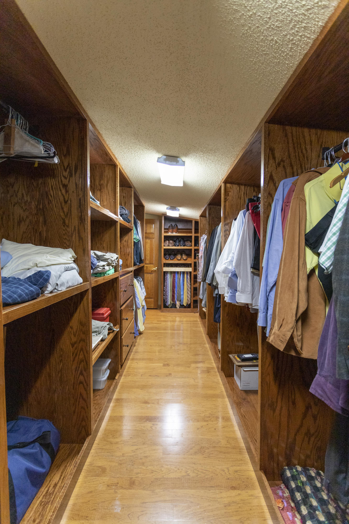 5903 Union Springs Road Chattanooga, TN 37415 - Photo 22 of 64 master closet 2