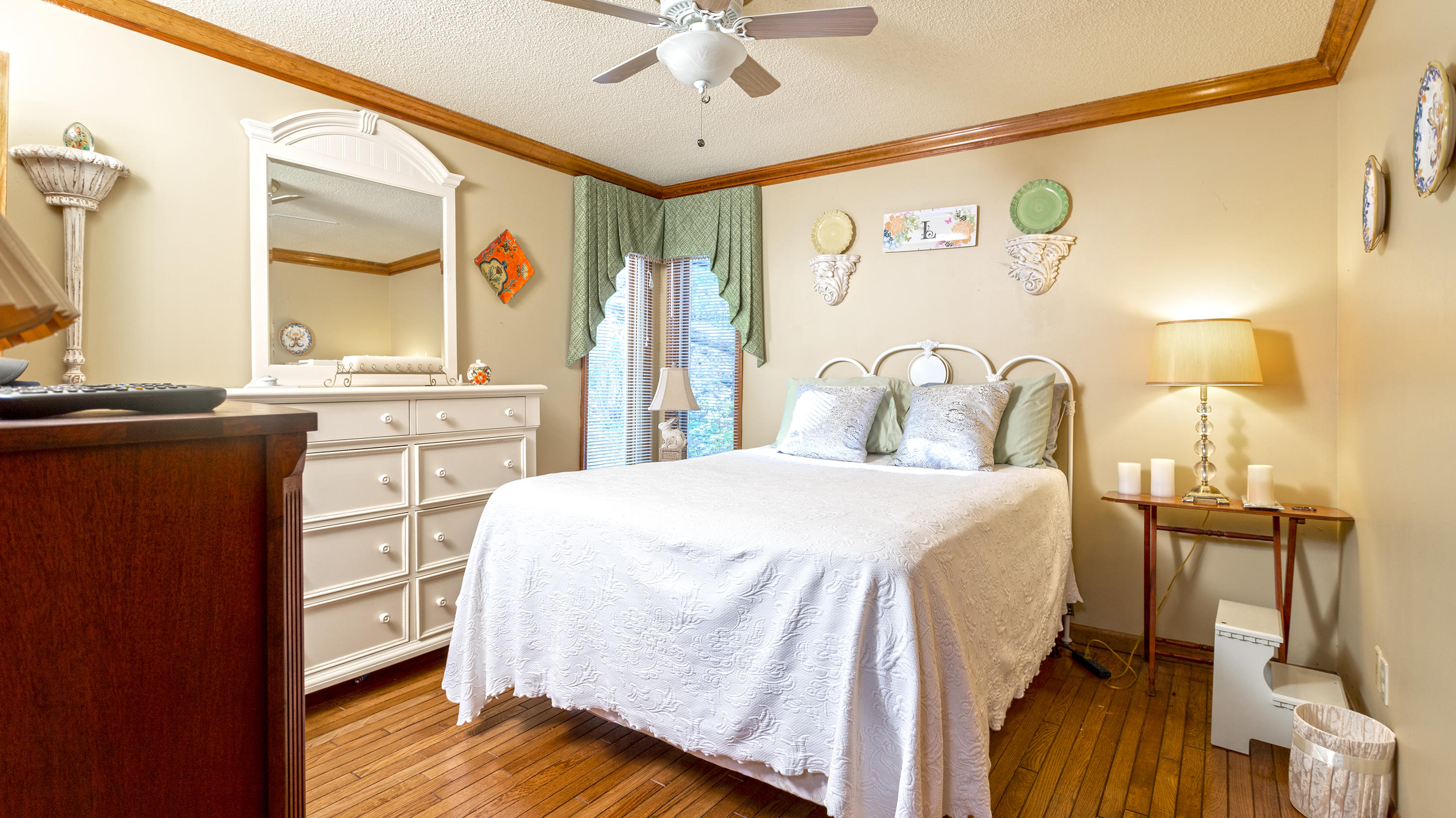 5903 Union Springs Road Chattanooga, TN 37415 - Photo 29 of 64 1st floor bedroom