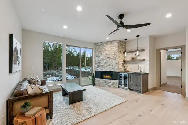 $1,548,000 | 1910 Bakersfield Street, South Lake Tahoe, CA 96150