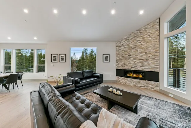 $1,548,000 | 1910 Bakersfield Street, South Lake Tahoe, CA 96150
