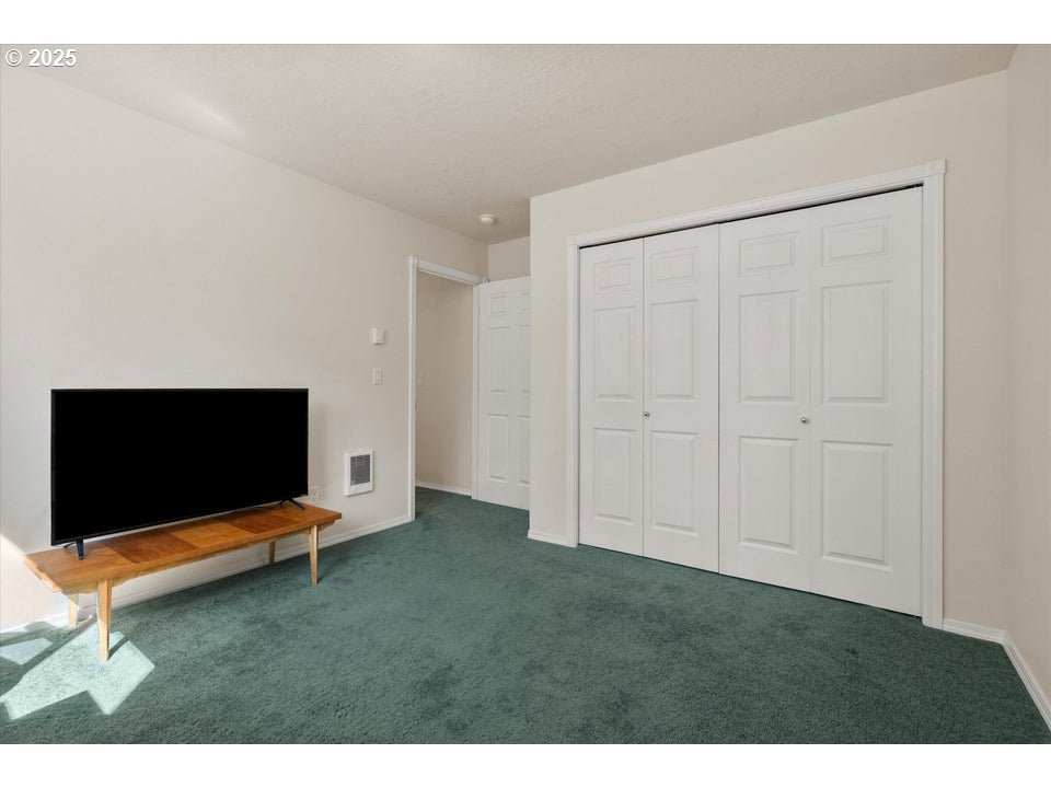 21085 Arid Avenue Bend, OR 97703 - Photo 26 of 45 a view of an empty room with an empty space