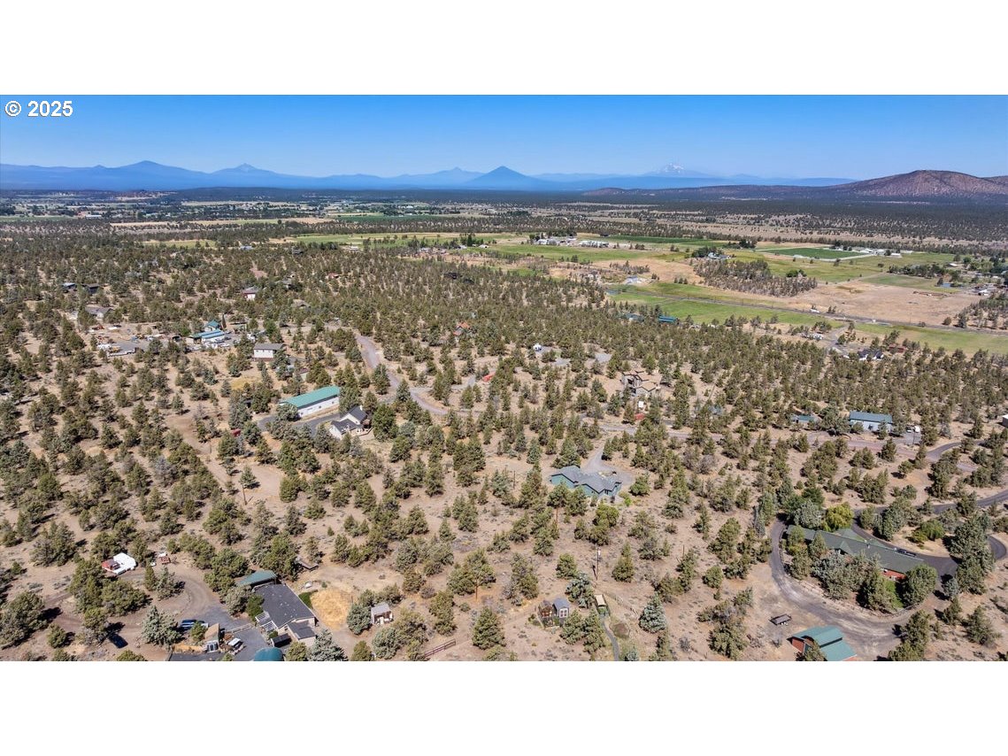 21085 Arid Avenue Bend, OR 97703 - Photo 43 of 45 a view of an ocean