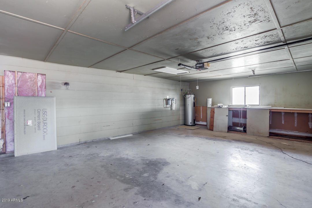 3410 East Campbell Road Gilbert, AZ 85234 - Photo 41 of 47 Garage interior