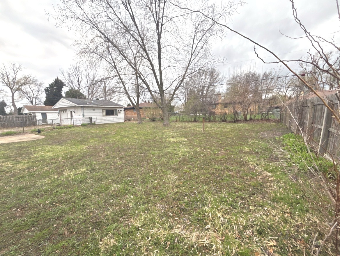 17 Butterfield Road Villa Park, IL 60181 - Photo 5 of 26 Gallery Image 5