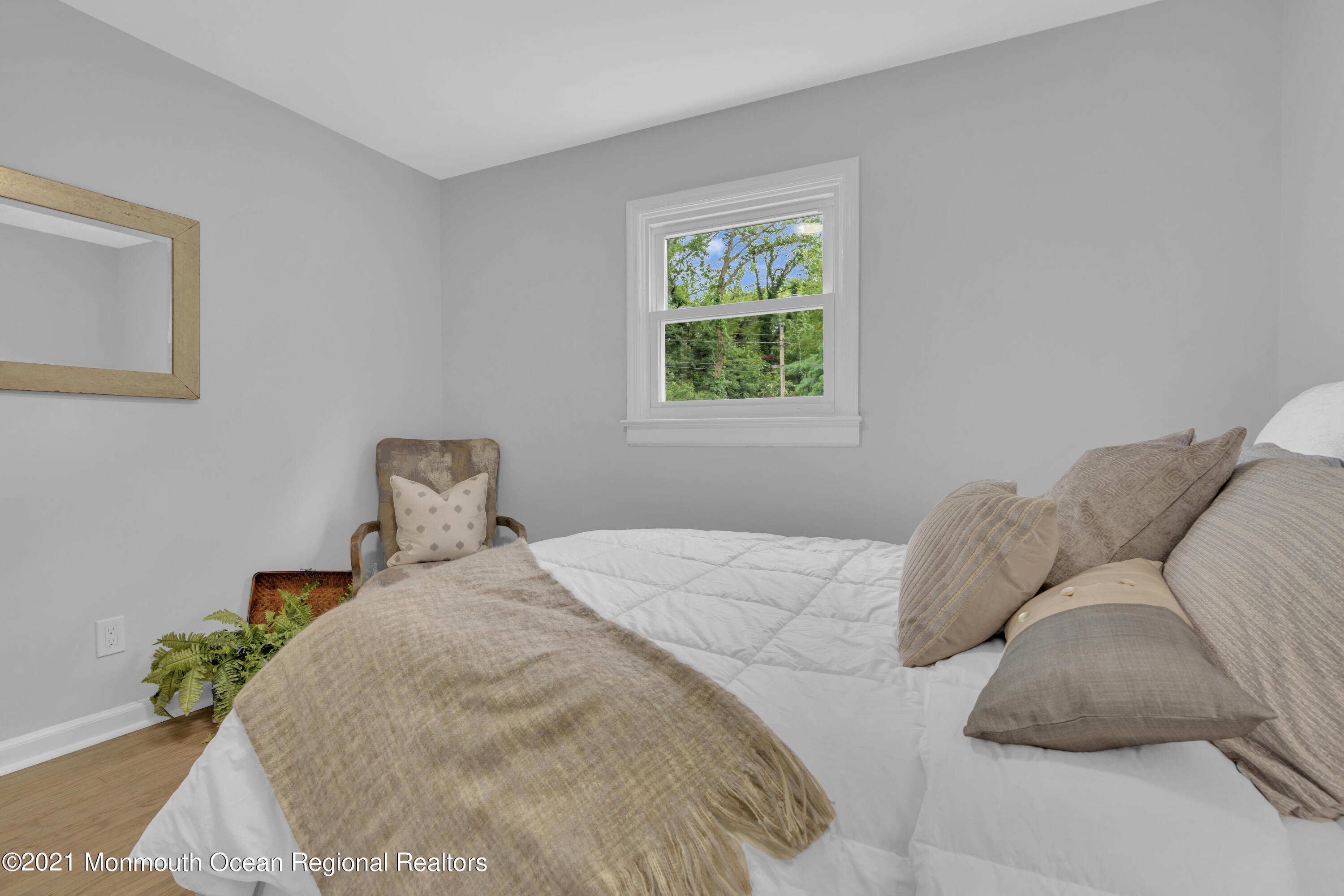 676 Hopping Road Belford, NJ 07718 - Photo 22 of 28 015_dsc09556