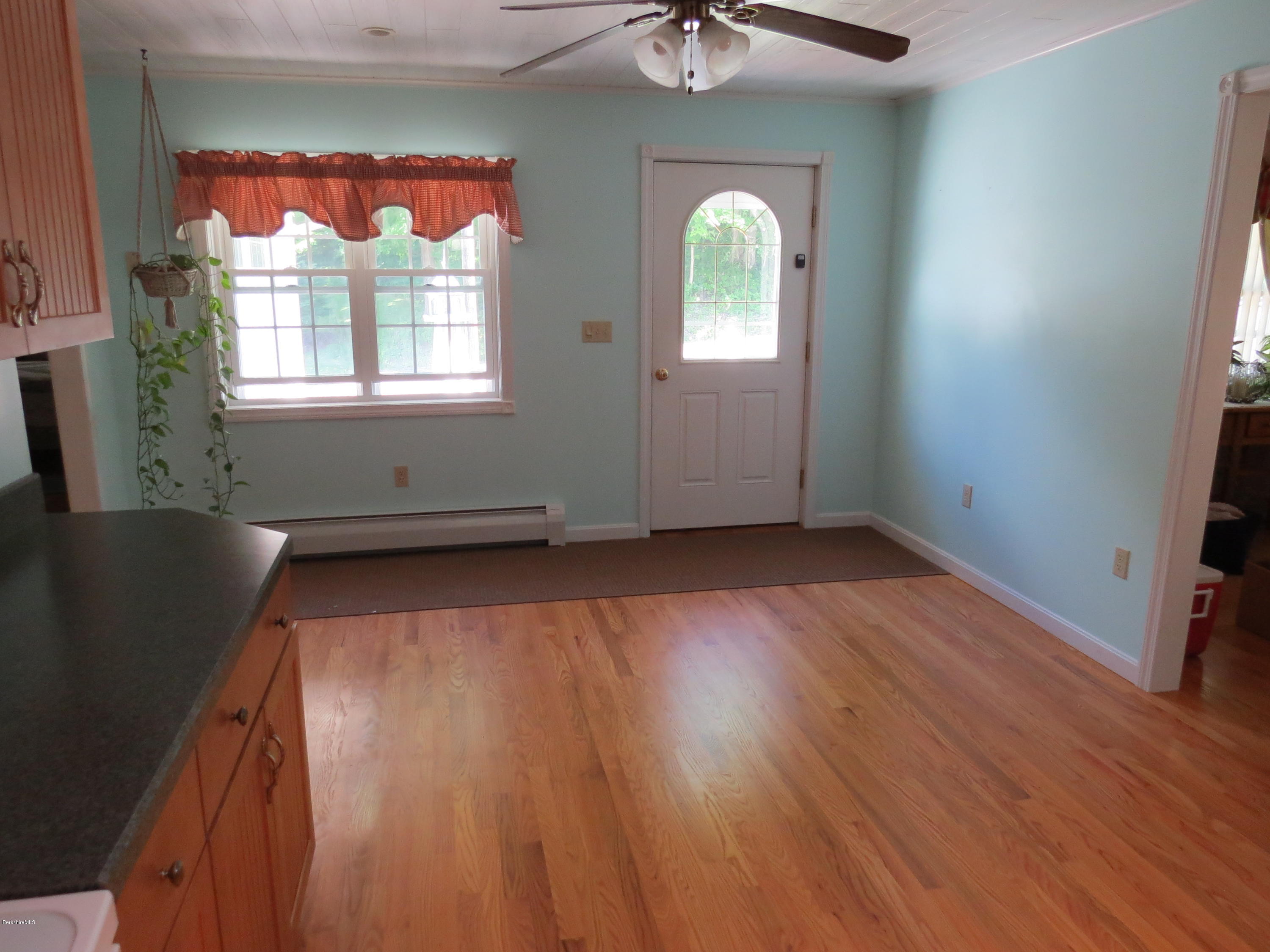 39 Harding Avenue Adams, MA 01220 - Photo 15 of 54 Kitchen to eat in nook