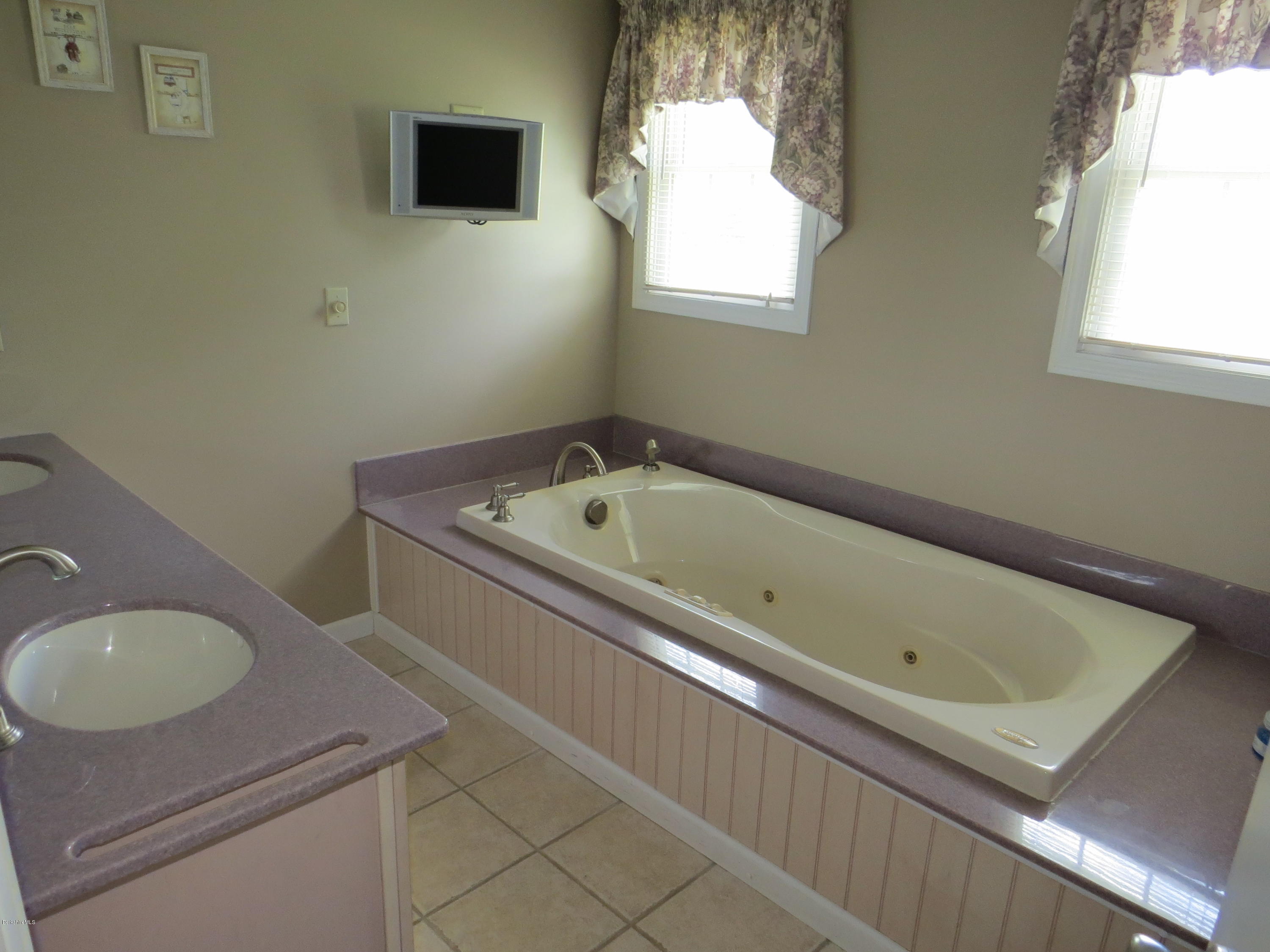 39 Harding Avenue Adams, MA 01220 - Photo 29 of 54 2nd Full Bath w heated Jet tub