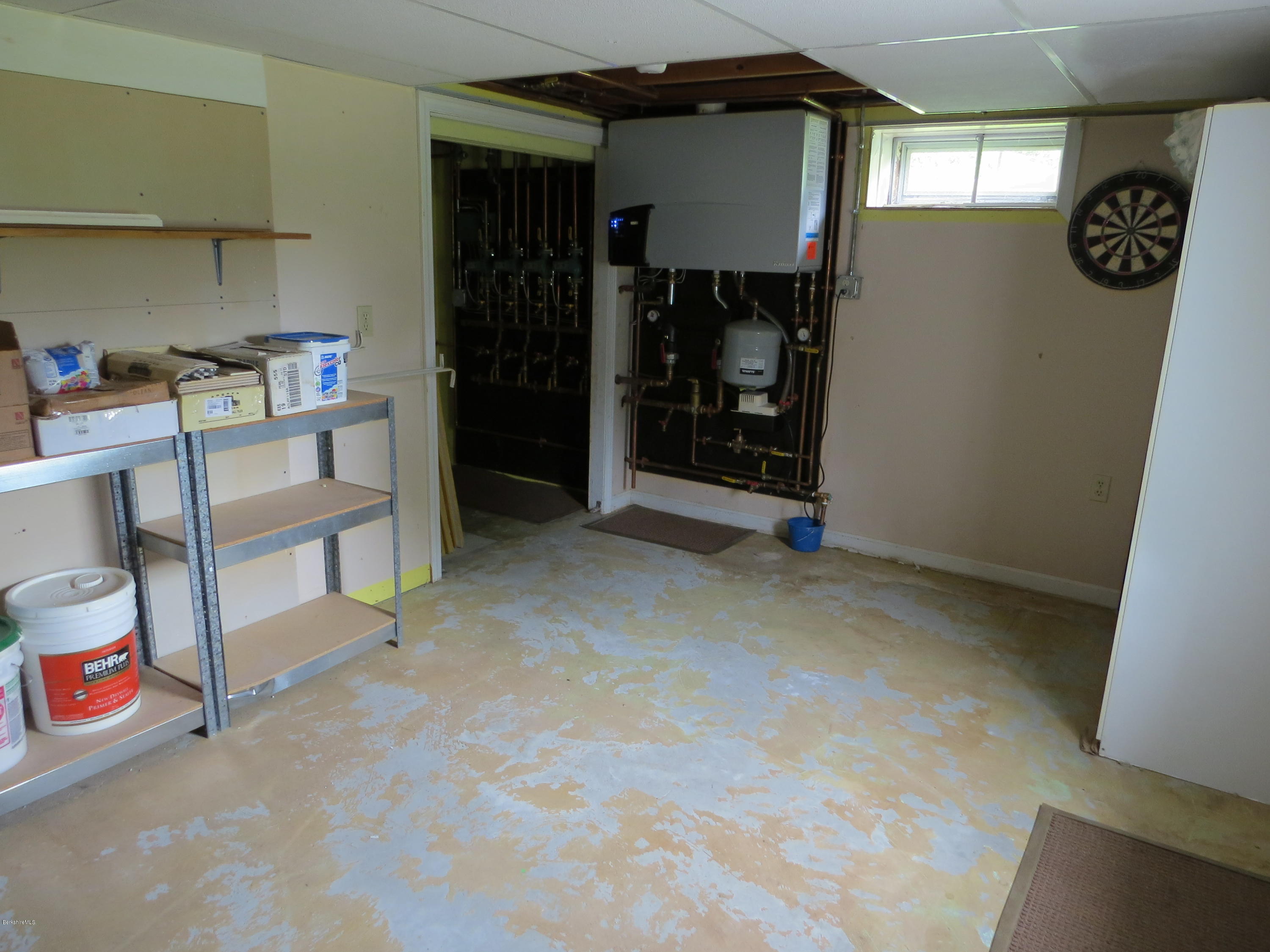 39 Harding Avenue Adams, MA 01220 - Photo 43 of 54 Utility room Natural gas Heat