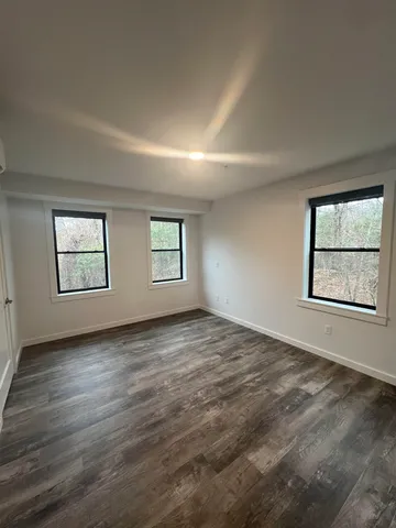 $2,500 | 106 Grove Street, Unit 2B, Peterborough, NH 03458