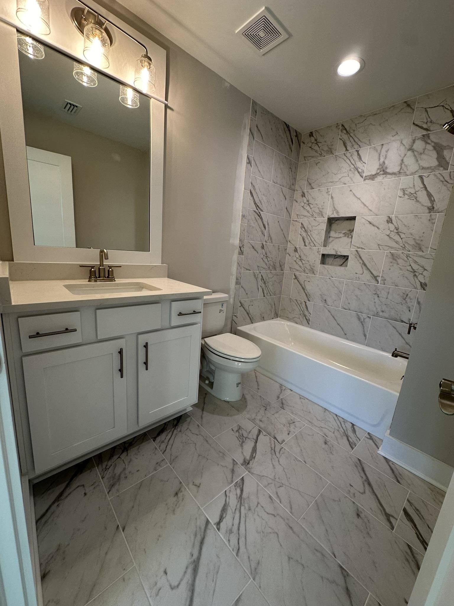 23582 Travis Stock Street, Unit 48 Foley, AL 36535 - Photo 30 of 51 Bathroom