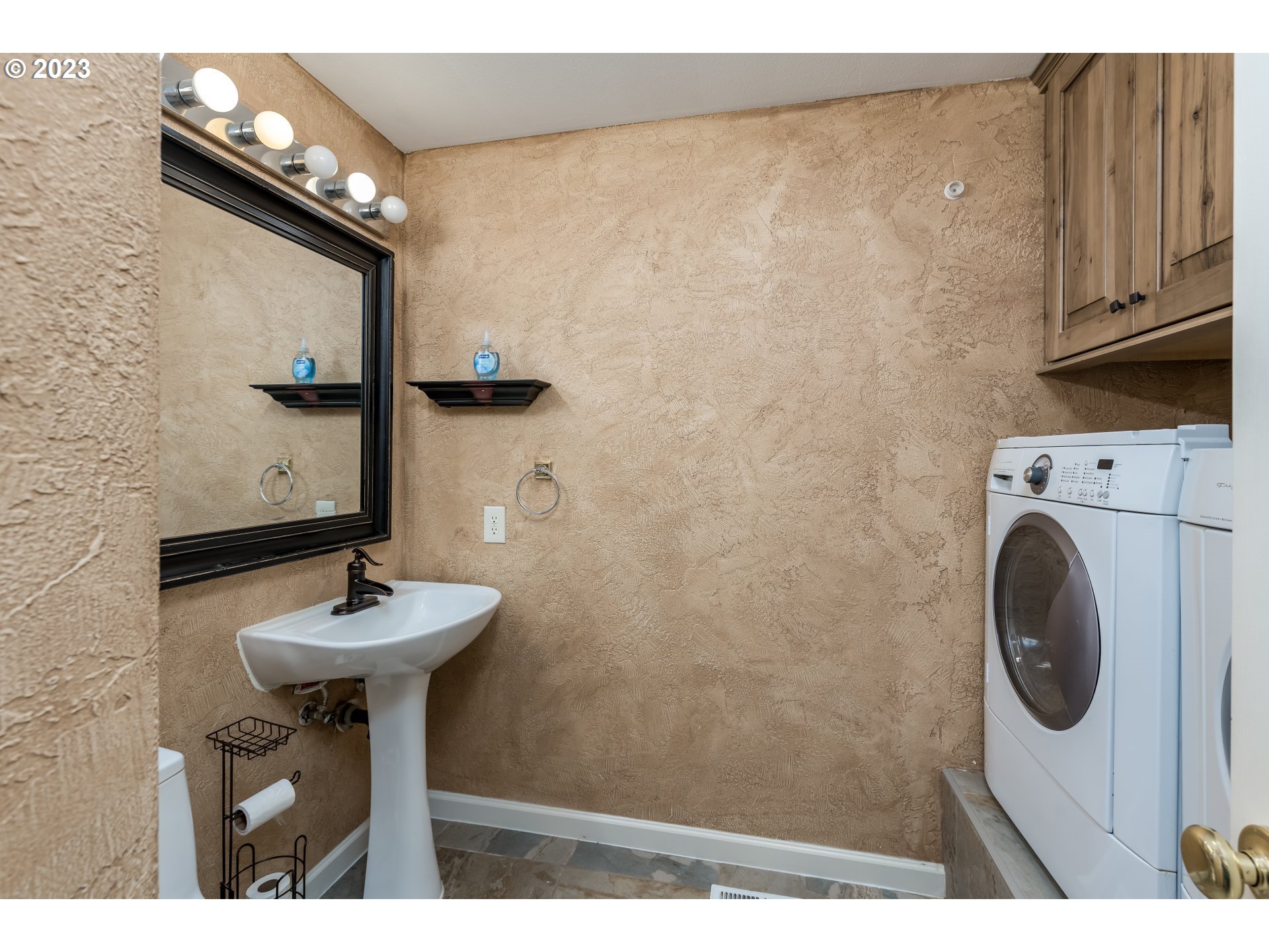 14245 Southwest Barrows Road Beaverton, OR 97007 - Photo 16 of 28 Gallery Image 16
