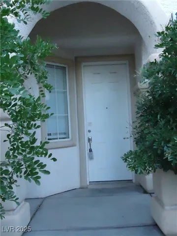 $2,000 | 10106 San Gervasio Avenue, Las Vegas, NV 89147