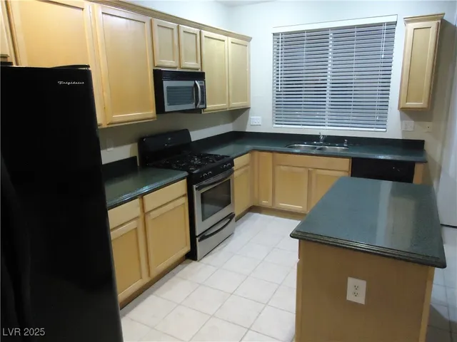 $2,000 | 10106 San Gervasio Avenue, Las Vegas, NV 89147