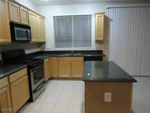 $2,000 | 10106 San Gervasio Avenue, Las Vegas, NV 89147