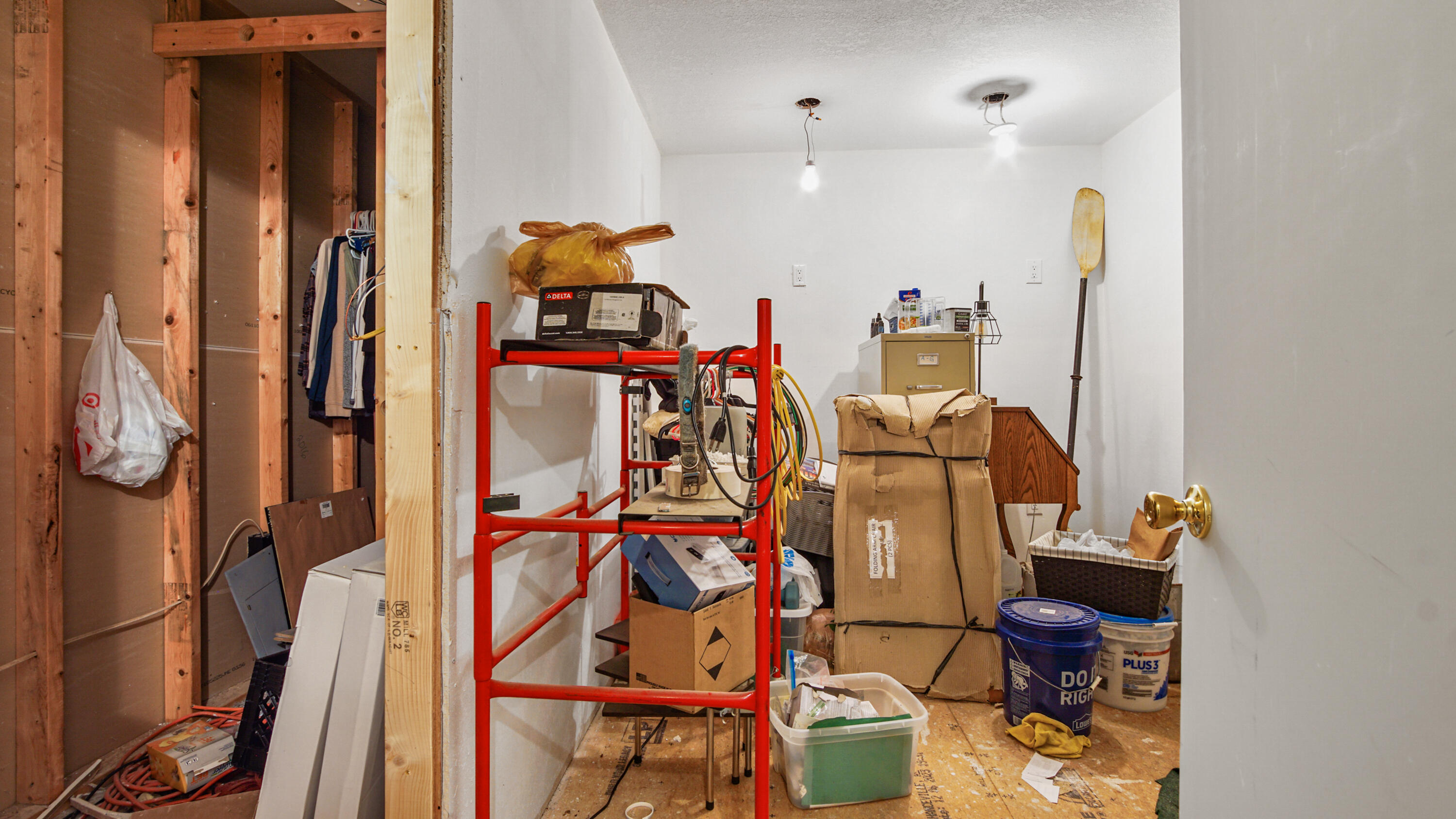 70 River Loop Road Ponce de Leon, FL 32455 - Photo 14 of 50 a view of a room with gym equipment