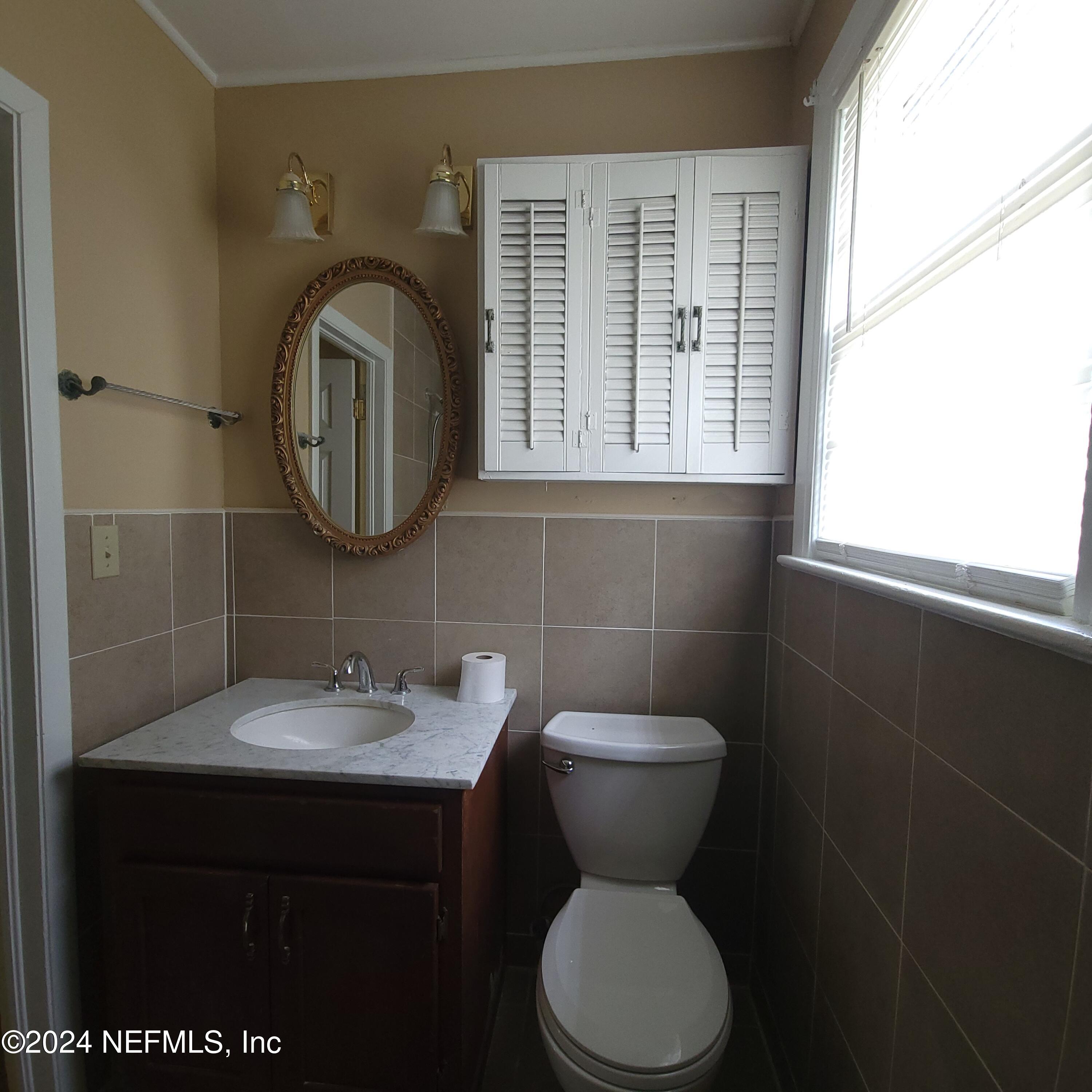 3269 St Augustine Road Jacksonville, FL 32207 - Photo 14 of 16 Hall Bath Sink