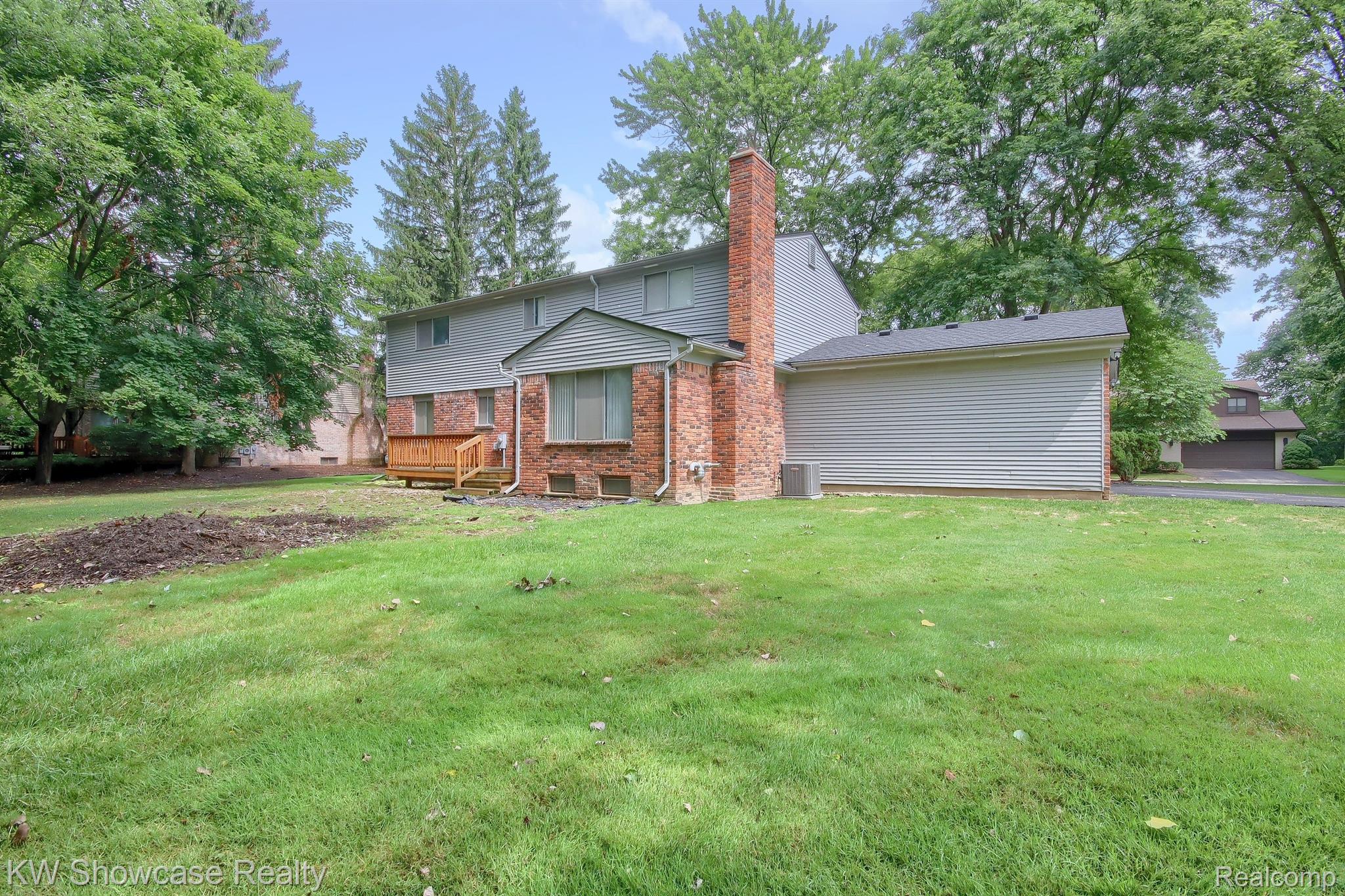 35127 Old Timber Road Farmington, MI 48331 - Photo 27 of 29 Gallery Image 27